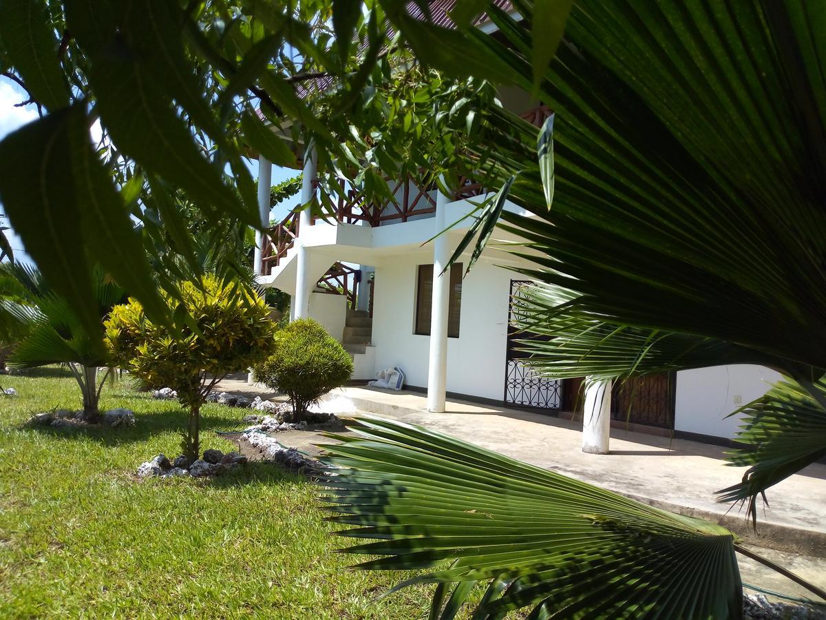 Sea Breeze Villas Kenya Diani Beach Exterior photo